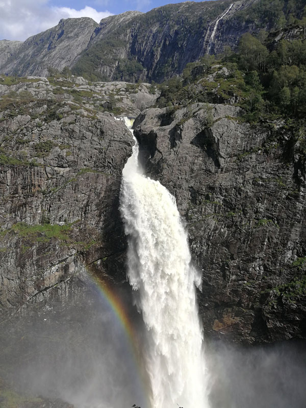 Moon-falls-spring-hike-600x800 kjeragbolten-kjerag-lysefjorden-norway-troll-adventure